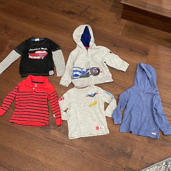 Boys Bundle Long Sleeve Size 24M/2T - Picture 1 of 12